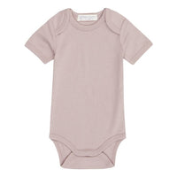 Sense Organics • Kurzarm Body YVON Kinderkleidung Sense Organics 80 Mauve 